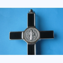 Krzyż metalowy z medalem Św. Benedykta 20 cm.Wersja Lux czarny